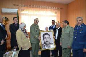 تكريم عائلة الشهيد مقراني احمد رحمة الله عليه.