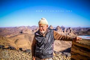 Le père Edouard, un ermite algérien au service de sa foi chrétienne, celle que lui a légué le père Foucauld un siècle plus tôt