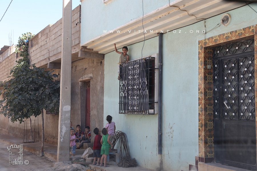 Enfants du Village Merazga, situé entre Zenata et Hennaya