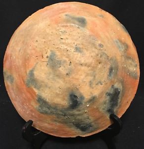 Céramique Berbère Kabylie Kabyle plat Tlemcen ou Nedroma XIXe début XXe Algérie. En vente dans un site web hollandais !!!! quelle est son origine?