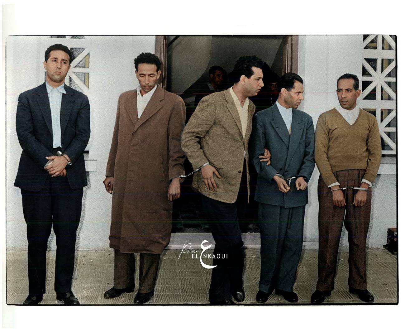 توقيف الزعماء الخمس لجبهة التحرير الوطني