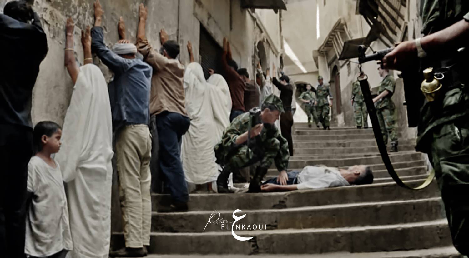 Un meurtre dans une rue étroite de la Casbah.