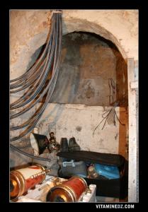 Bains romains squattés et transformés en débaras