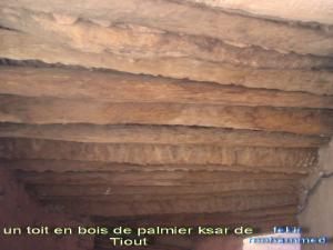 un toit en bois de palmier ksar de Tiout