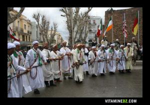 Folklor devant le chapiteau d'El Mechouar