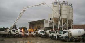 Station de production du béton prêt à l'emploi