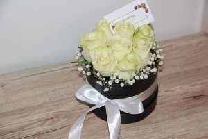 my gift box flowers and macarons