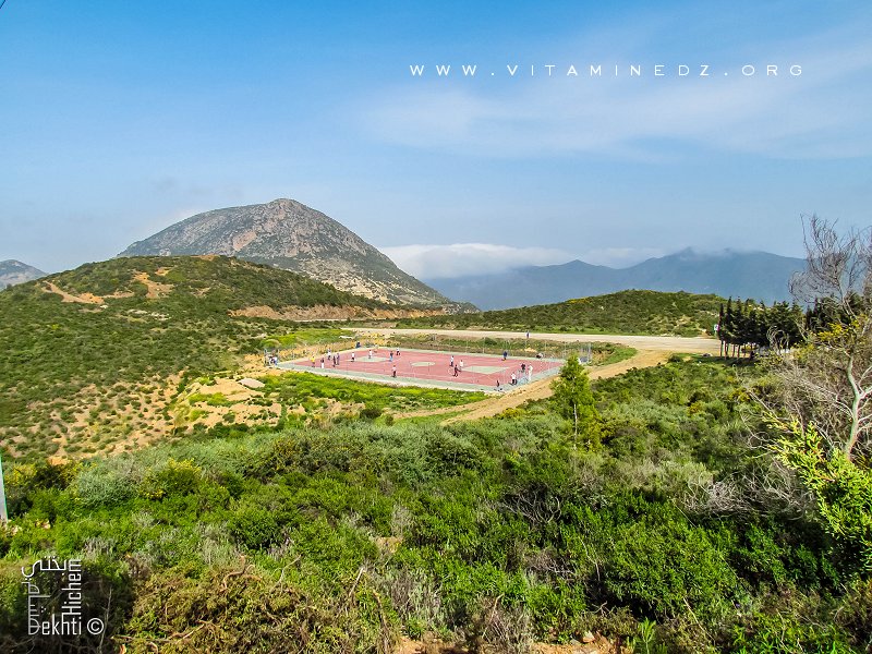 Stade non loin du village de Tadjra