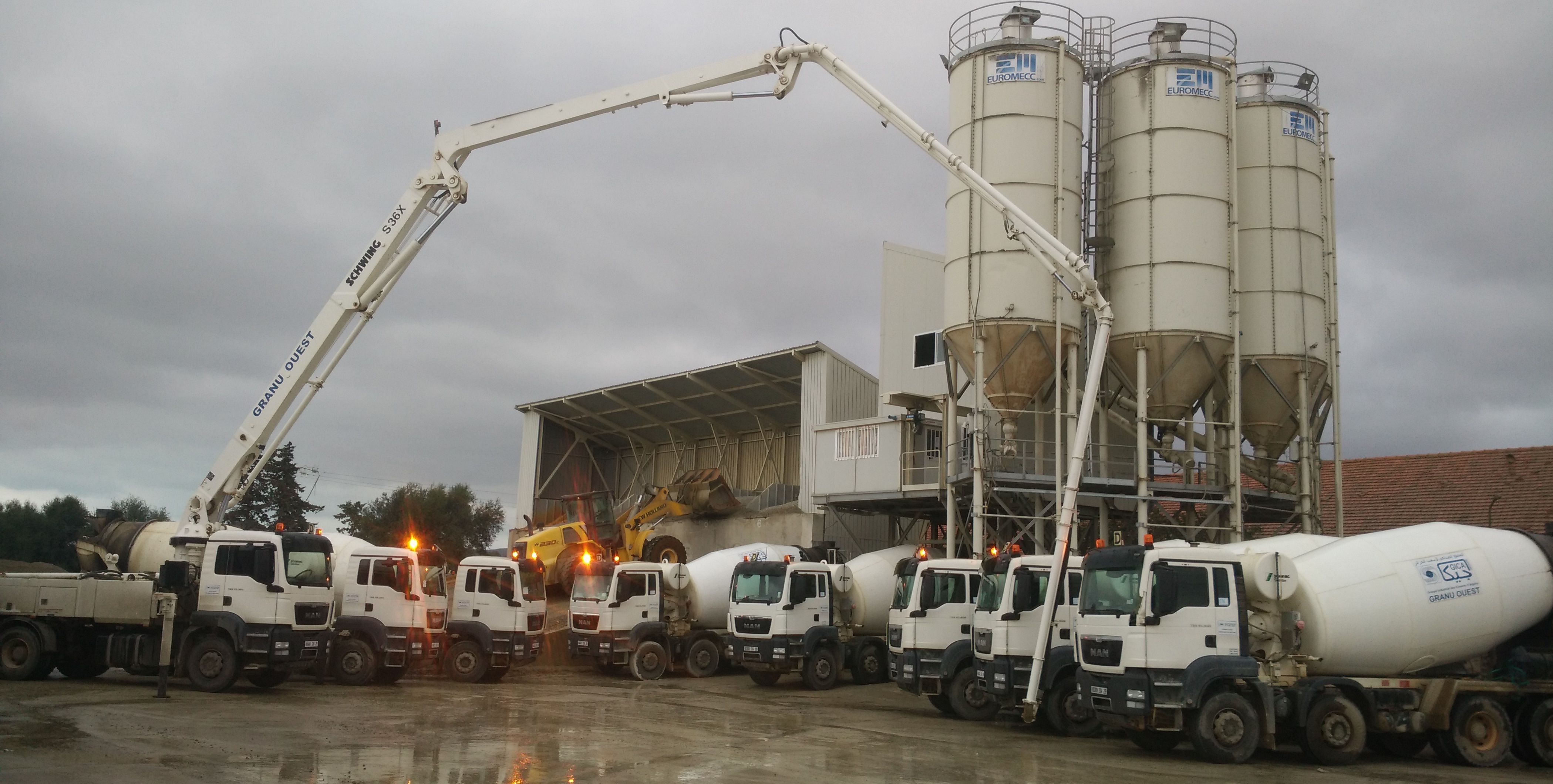 Station de production du béton prêt à l'emploi
