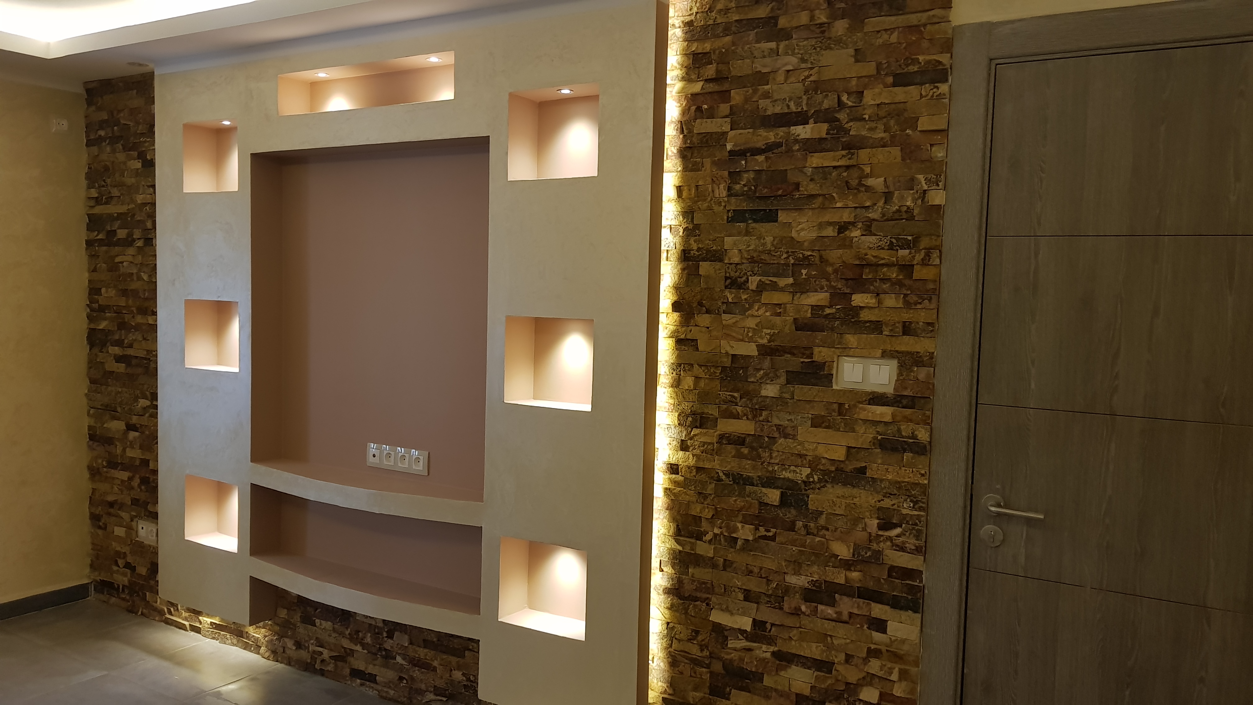 Art & Deco  أول مؤسسة ترميم وديكور على مستوى ولاية مستغانم ..