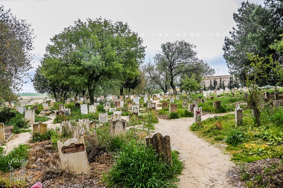 Cimetière de Ouzidane (à coté de Sidi Boukhadra, Saint patron du village)