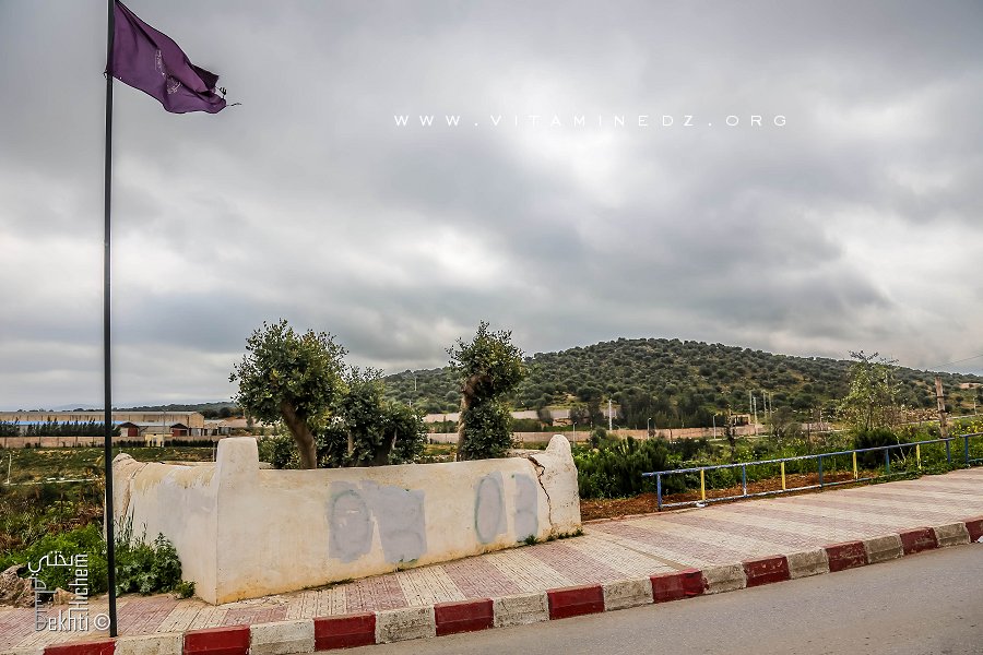 Marabout Sidi Malek ou Sidi Abdel Malek à l'entrée de Ouzidane