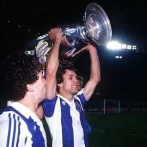 يبقي رابح ماجر اللاعب العربي الوحيد المتوج بكأس رابطة الأبطال 😥