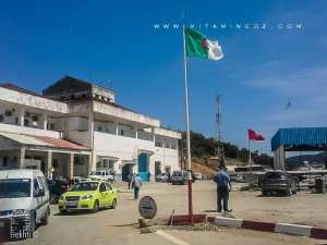 Poste frontalier Algérie-Tunisie El Aouinet non loin d'Oum Tboul