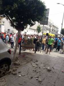 وفاة شخص بعد سقوط شرفة عليه في حسين داي بالجزائر العاصمة. ....بالكون طاح ...ماشي بنادم طاح مالبالكون !