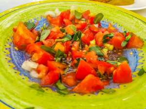 Salade de tomate au pourpier et huile d'olive