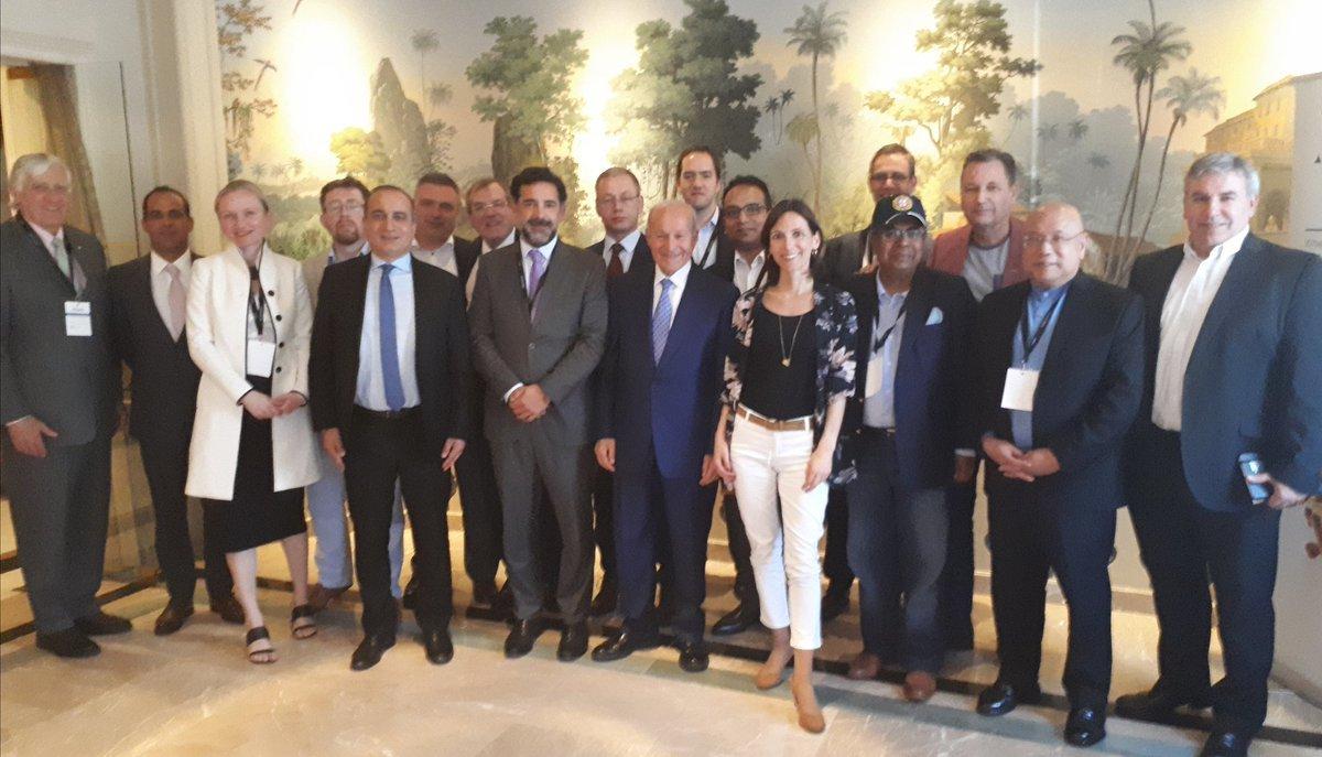 Rencontre avec le monde entier au Portugal : IssadRebrab aujourd'hui à Cascais avec des hommes d'affaires et des leaders venant des 4 continents pour le Horasis Global Meeting !