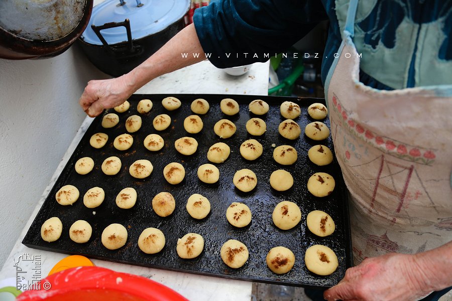 Ghribiya Bezzit de ma mère ... nulle autre recette ne pourrait l'égaler en goût, croquant ...