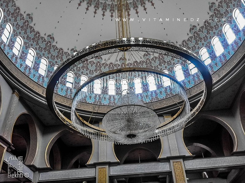 Lustre de la mosquée Ibn Badis d'Oran