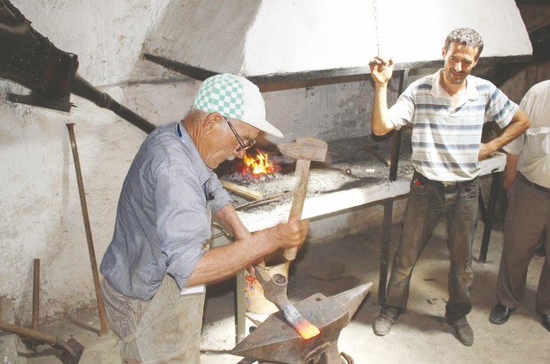 CETTE 4E ÉDITION A POUR OBJECTIF L’INITIATION DES JEUNES À CE MÉTIER:  Coup d’envoi de la fête de la forge de Tizi Ouzou