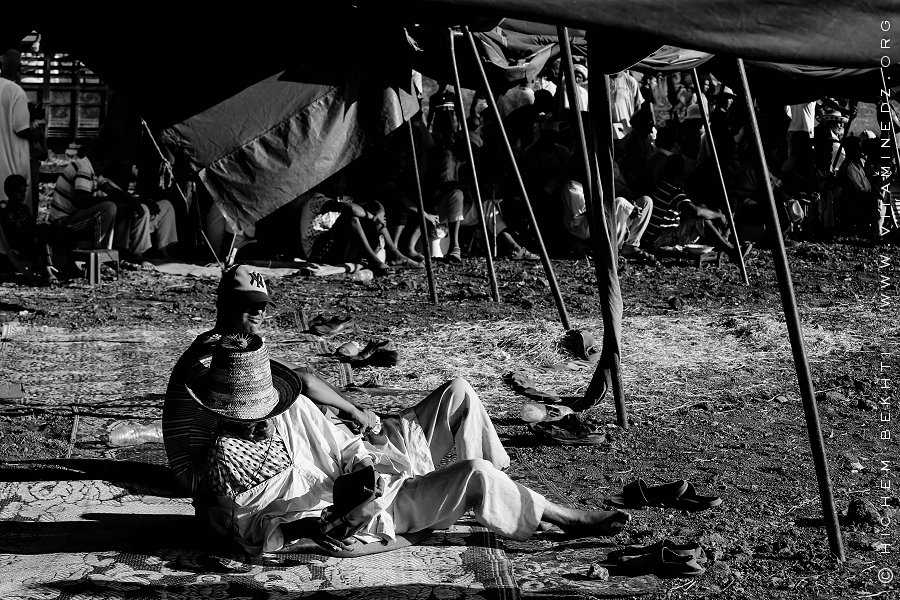 Habitant appréciant la Waada d'El Ghenaina (Commune d'Amieur - Tlemcen)