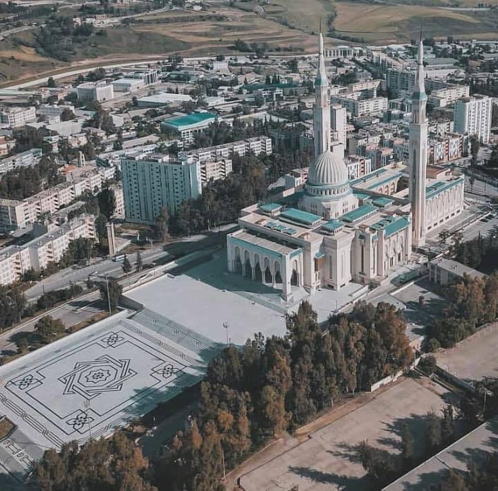 Constantine, de 2500 