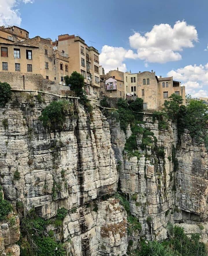 Constantine, de 2500 