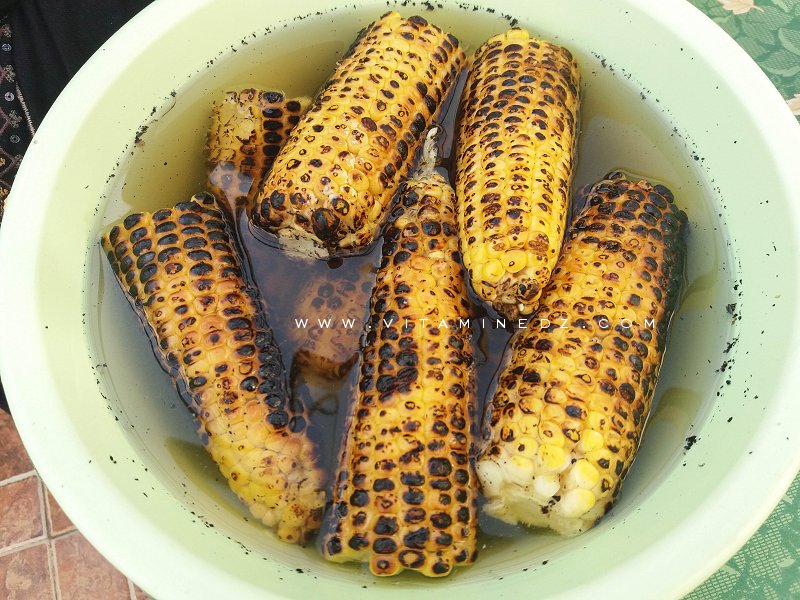 Epis de Maïs grillés marinés à l'eau salée