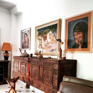 La sensibilité par laquelle l'art nous est accessible est identifié à la sensualité au sens propre philosophique.