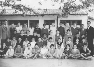 1959 - Classe 1959-60 maitres BENAMOU à gauche, et maitre TOUALI à droite - école jules ferry