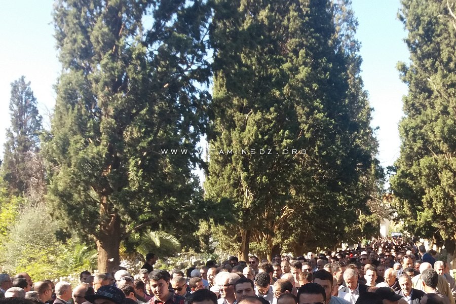 Foule impressionnante à l'enterrement du Recteur de l'université de Tlemcen, Mr Djafour Mustapha Allah yerhmou