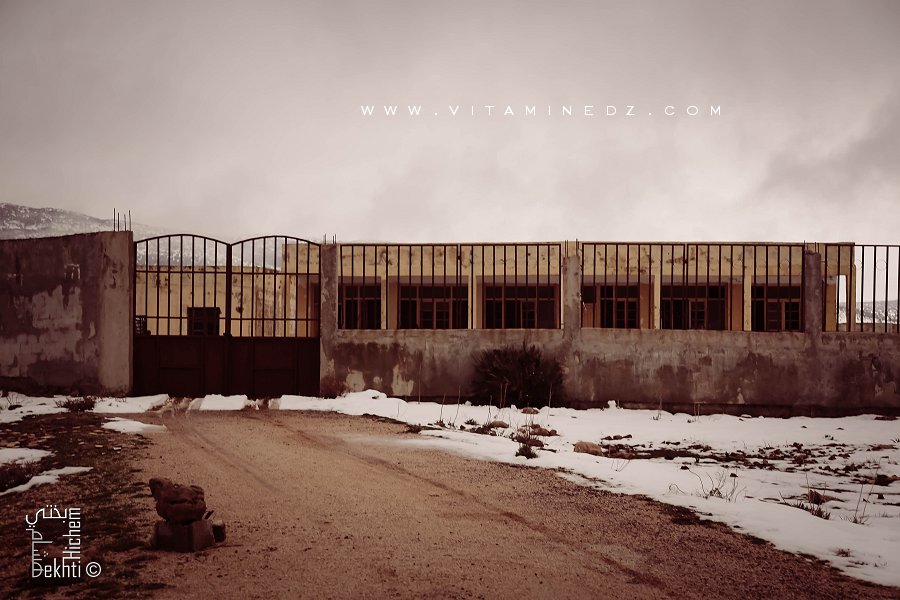 Ecole abandonnée au lieu dit 