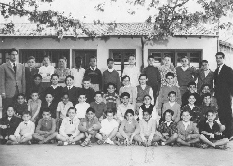 1959 - Classe 1959-60 maitres BENAMOU à gauche, et maitre TOUALI à droite - école jules ferry