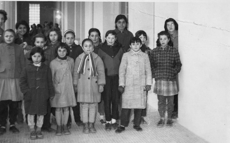 1957 - Avec Mme FLEURY - école de filles