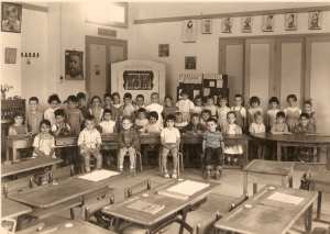 1958 - Maternelle en classe - Ecole de petitjean