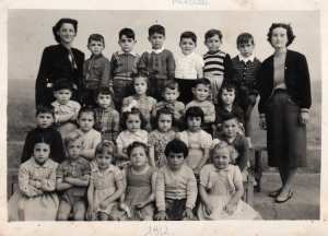 1953 - Chez les Dames Africaines a Maraval - Ecole de maraval