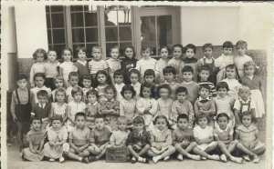 1956 - Classe enfantine à Dujonchay - école volta