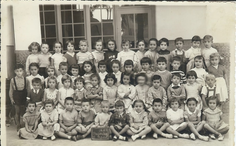 1956 - Classe enfantine à Dujonchay - école volta