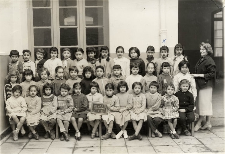 1957 - CE1 Filles Rochambeau le 11/12/1957 - Ecole rochambeau