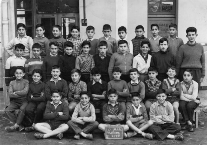 1954 - CFE / B - Ecole laique place lelievre