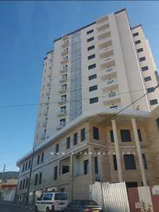 Enfin un immeuble moderne à Tlemcen (Dennouni)