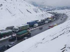 طرق وطنية وولائية مقطوعة عبر 14 ولاية وأمطار رعدية بشرق البلاد إلى غاية الجمعة