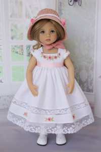 une véritable poupée