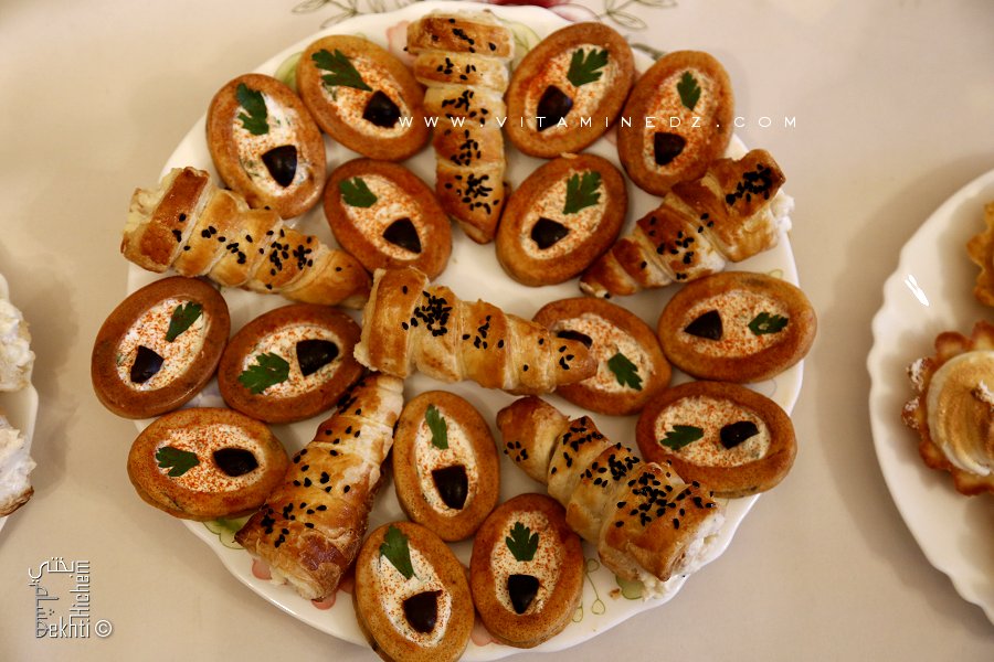 Cornets salés et tartelettes au fromage
