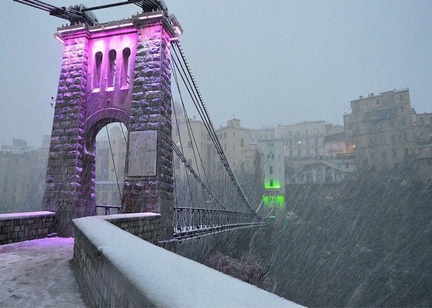 Constantine sous la neige