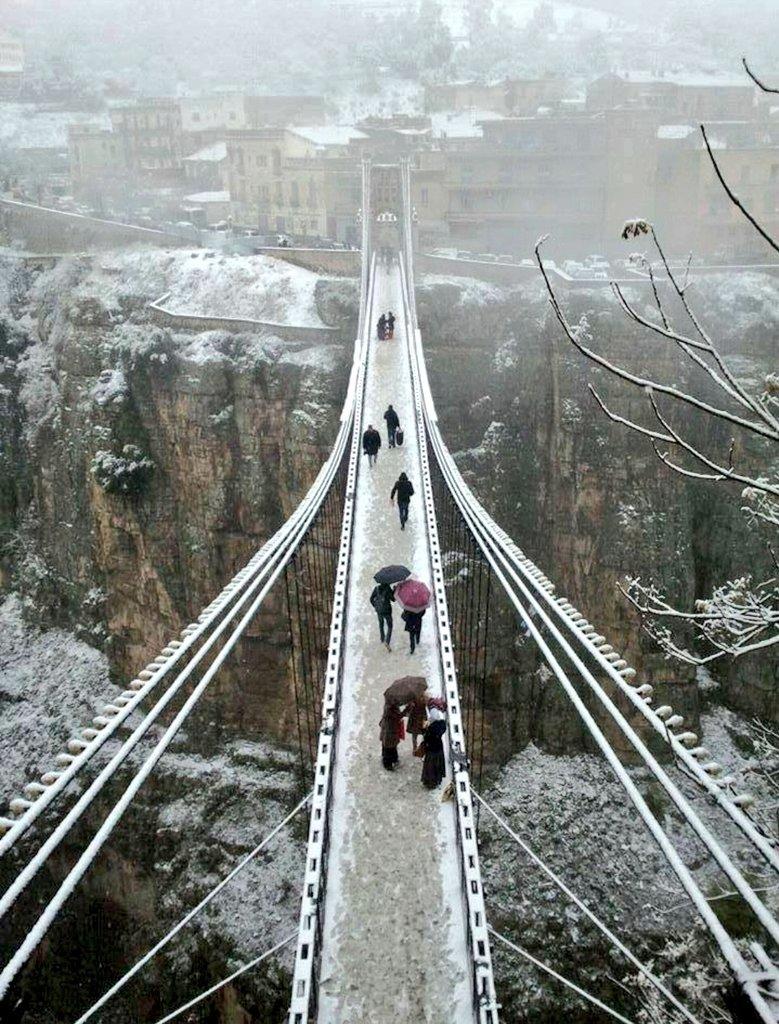 Constantine sous la neige
