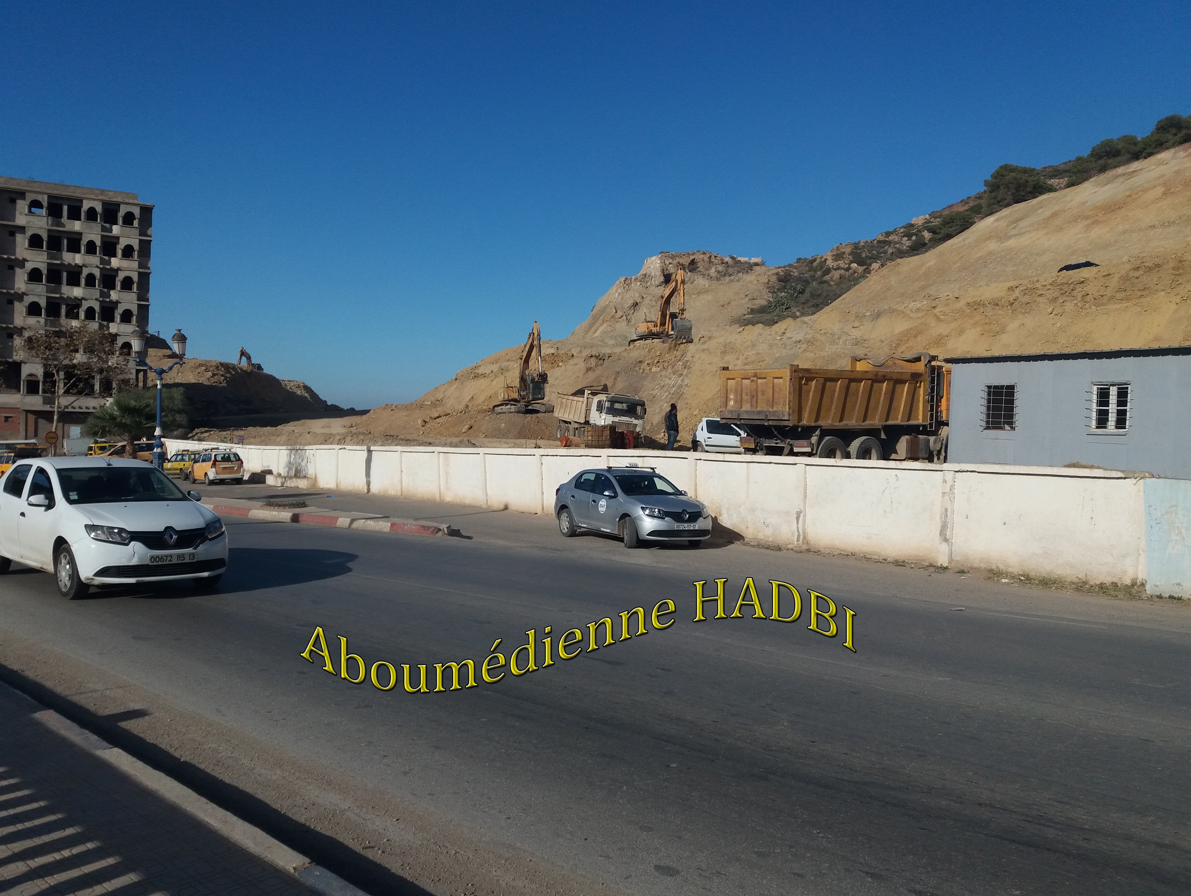 TRAVAUX DE REALISATIONDE LA LIAISON AUTOROUTIERE RELIANT LE PORT DE GHAZAOUET A L'AUTOROUTE EST-OUEST.