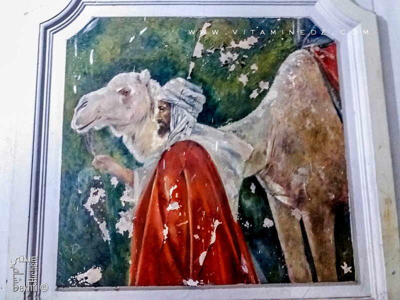 Fresque dessinée dans un immeuble d'Alger