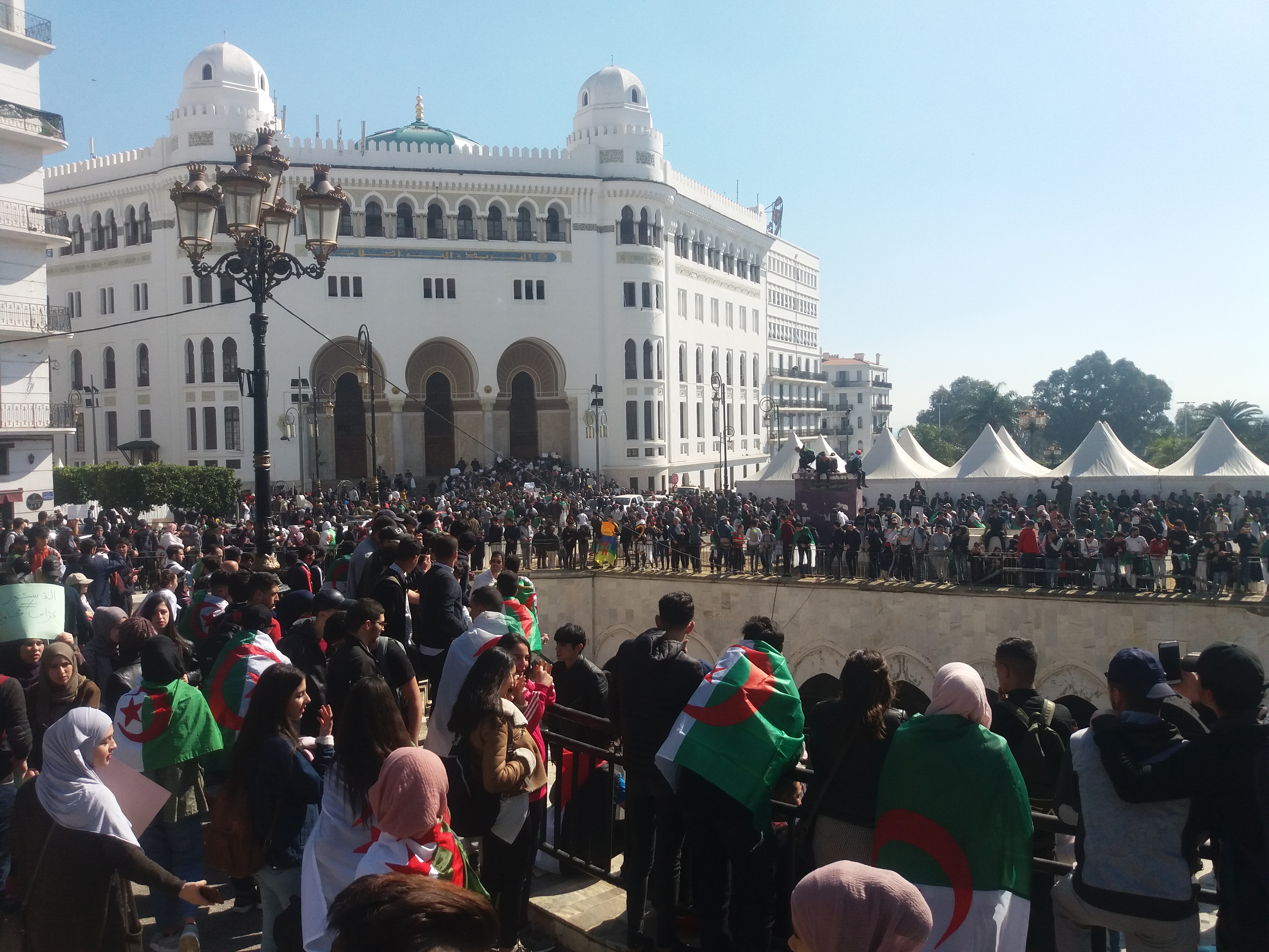 المظاهرات السلمية