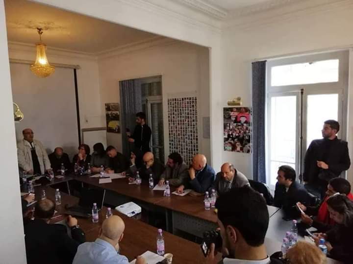 🔴مجموعة من #الناشطين على رأسهم #سعد_بوعقبة و #فضيل_بومالة يعقدون اجتماع من اجل الخروج بحلول لتمثيل الحراك الشعبي